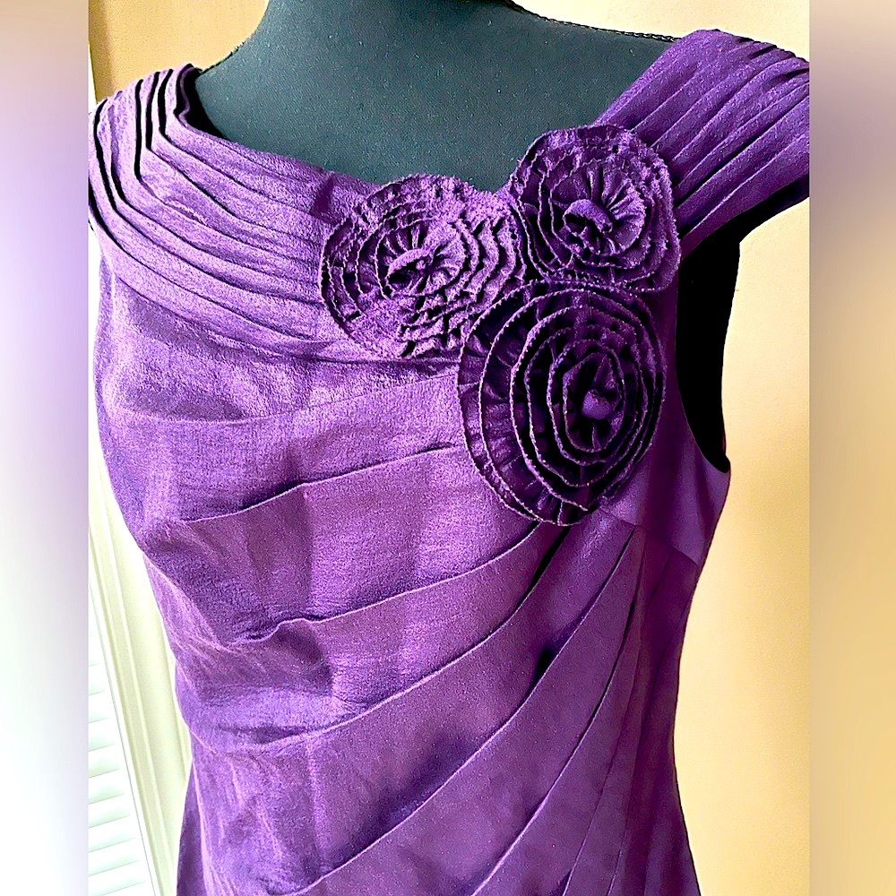 Adrianna Papell Beautiful Cocktail Dress in Purple